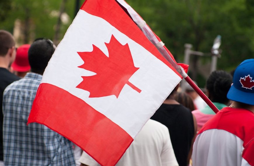 افراد دارای اقامت موقت، از سوی مرکز آمار کانادا سرشماری نمی شوند