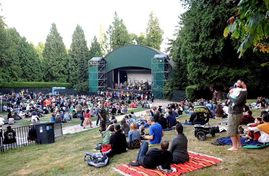 این هفته یک مهمانی بزرگ House Music در فضای باز در Stanley Park برگزار می شود