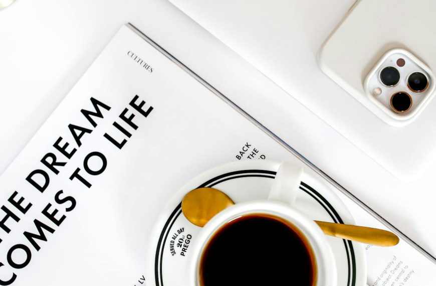 Salam Vancouver Magazine (Issue 335)